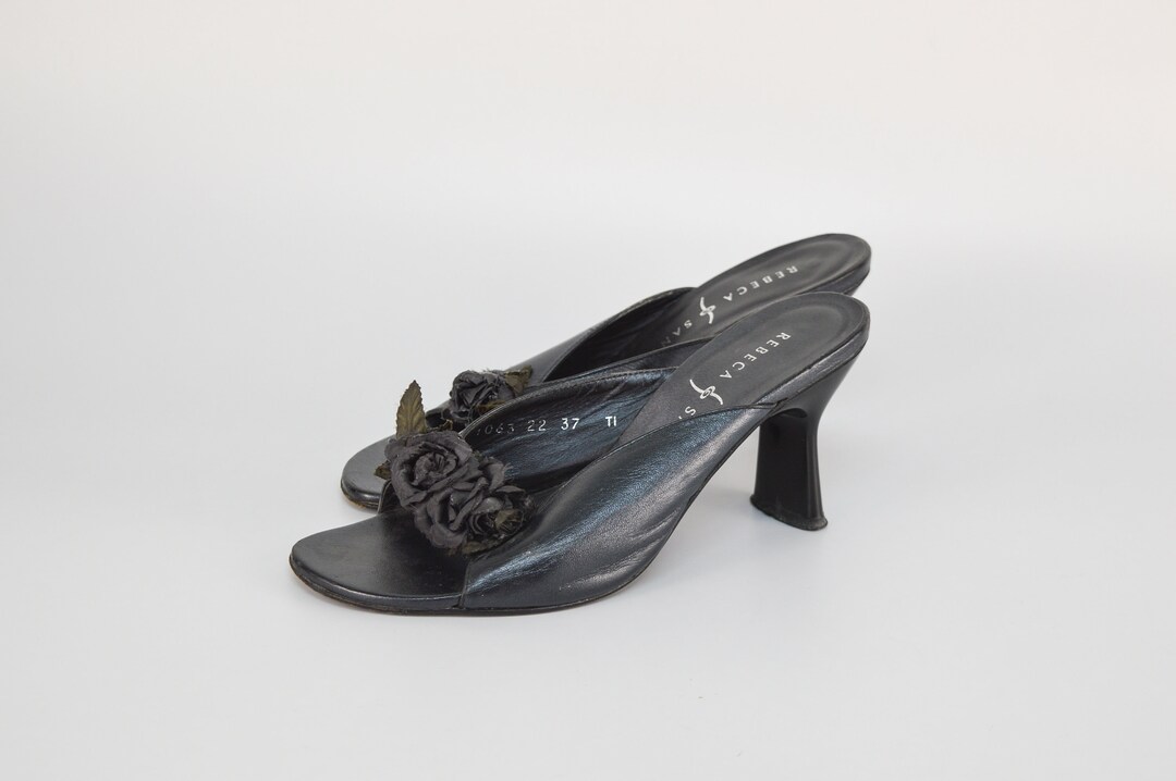 Mules vintage de piel con diseño floral Rebeca Sanver - Main Image