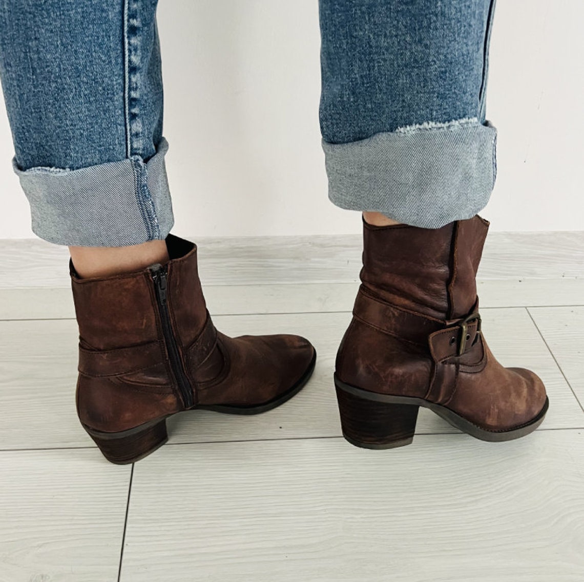 Vintage ANDIUM Brown Leather Cowboy Ankle Boots, Women's, Cuban Heel Western Booties (38EU/7US), foto 3 di 5