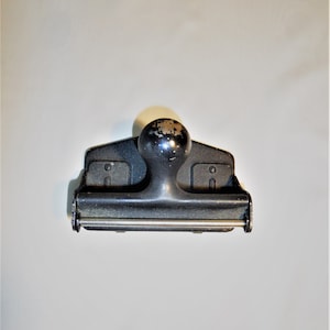Vintage metalen perforator perforator vier gaatjes perforator Papiergatenmaker Retro rustiek kantoor
