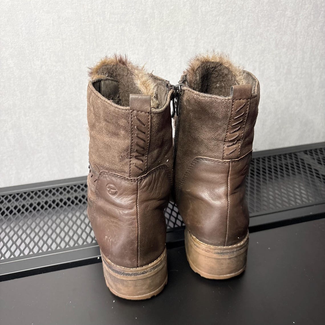 Vintage Tamaris Leather Lace Up Boots, Brown Faux Fur Lined, US 9 EU 40, foto 4 di 5