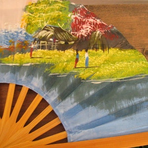 Hand gehaltener Papierfächer aus Holz mit asiatischer ländlicher Landschaft Vintage schöner japanischer Sammler Hand gehaltener Fächer Dekoration Modeaccessoire
