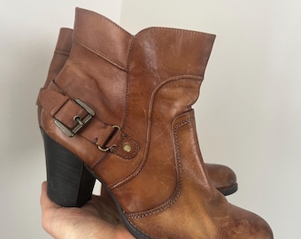 Vintage Cognac Leather Western Ankle Boots, 1990s Cowgirl Stacked Heel Booties