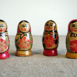 Matryoshka dolls wooden figurines, Set of 4, Miniature Russian Nesting Doll USSR era 1970s
