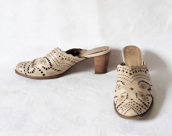 Vintage Leather Beige Perforated Women Mules Clog Shoes 40 EU Size European Block Heels