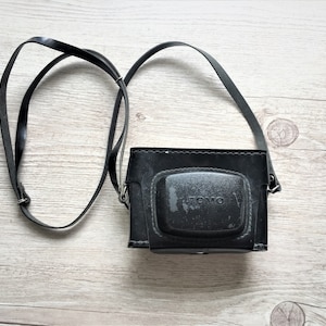 Custodia vintage sovietica in pelle nera retrò, arredamento per studio fotografico, borsa portaoggetti in URSS anni '80, vecchio fotografo, regalo da collezione immagine 1