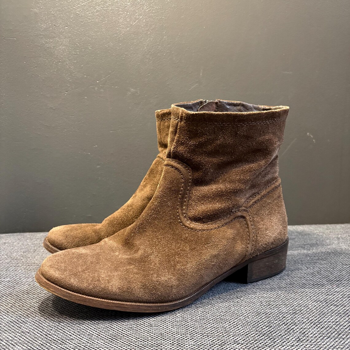 Brown Suede Ankle Boots Women, CORTZ Leather Chelsea Style, Heel Fall Shoes (39EU/8.5US), foto 1 di 5