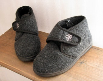 Vintage gray felt boots Felted slippers House shoes wool boots Unisex Size EU 37