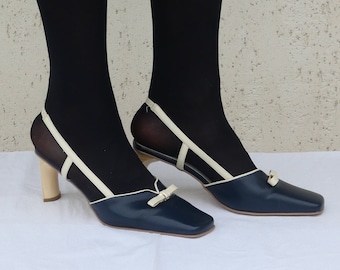 Vintage Del Mondo Milano Slingback Heels 1990er Jahre, Italienisch Blau Weiß Leder Pumps Frauen EU 40, Karree Schuhe mit niedrigem Absatz, Minimalist Retro