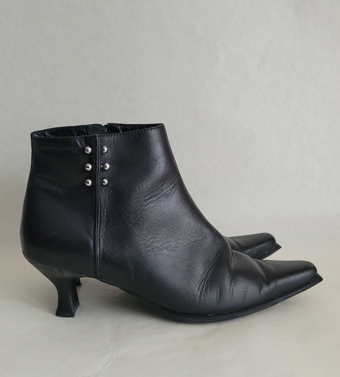 Vintage Black Leather Ankle Boots: Y2K Kitten Heels Pointy Square Toes (EU37/US6.5), foto 2 di 5