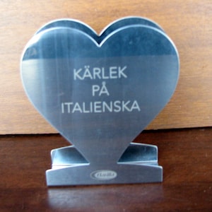 Portatovaglioli vintage in metallo a forma di cuore di Barilla Swedish Vintage Accessori da tavolo per servire Forniture artigianali