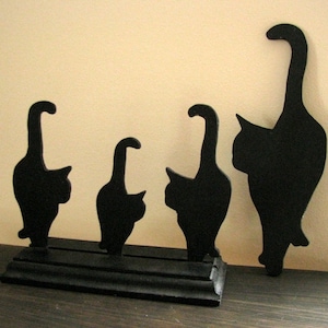 Vintage Hand Carved Wood Black Cat Family Sculpture: Cottage Chic Decor