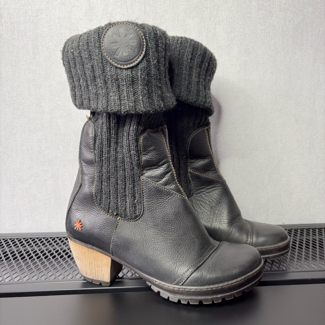 Vintage ART Company Leather Knit Boots, Black Sock Boots, Wood Heel, US 7, EU 37, 90s Y2K, foto 1 di 5