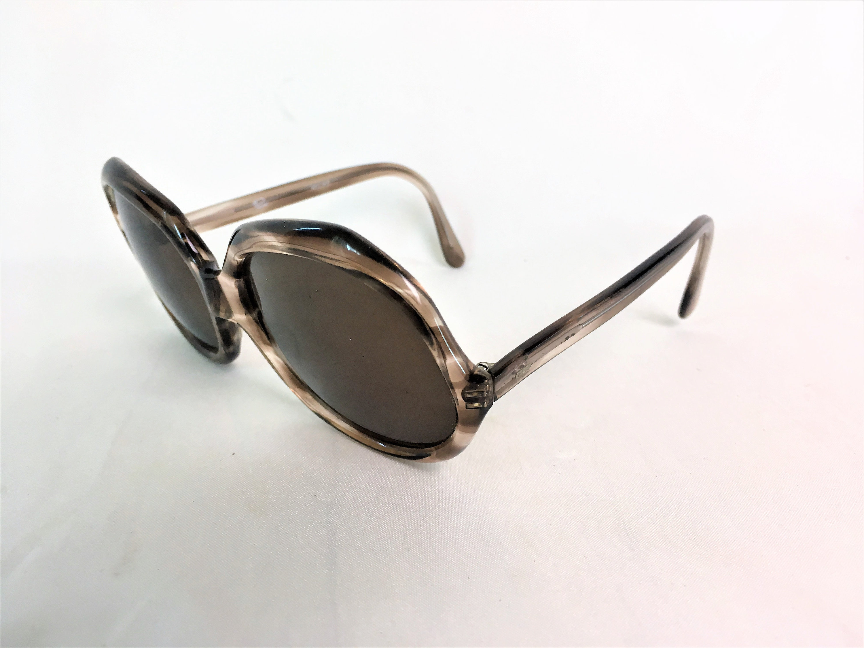 Vintage Retro Sunglasses Large Brown Frame Women Hippie  display picture 3