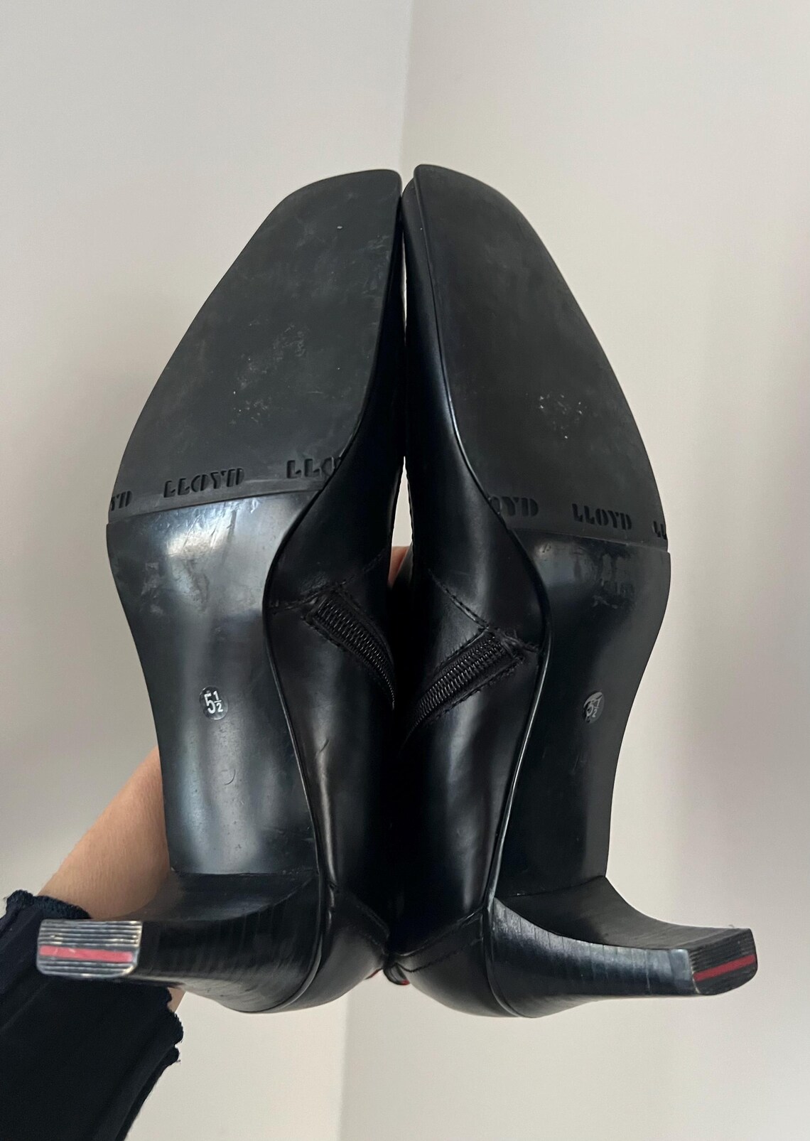 Vintage Lloyd Black Leather Ankle Boots, Square Toe Chunky Heel, 90s Minimalist Shoes, foto 4 di 5