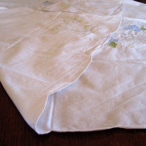 Cutwork Tablecloth With Beautiful Cutwork Design. Vintage Cutwork and Floral Embroidered Tablecloth. Handmade Tablecloth 31x32 in, 80x82 cm.