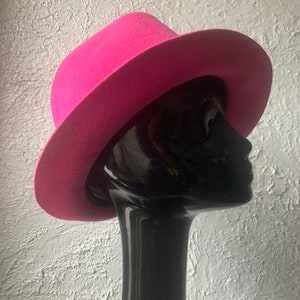 ASHAKA GIVENS High Crown Fedora Hat with Interchangeable Ribbons Lined image 2