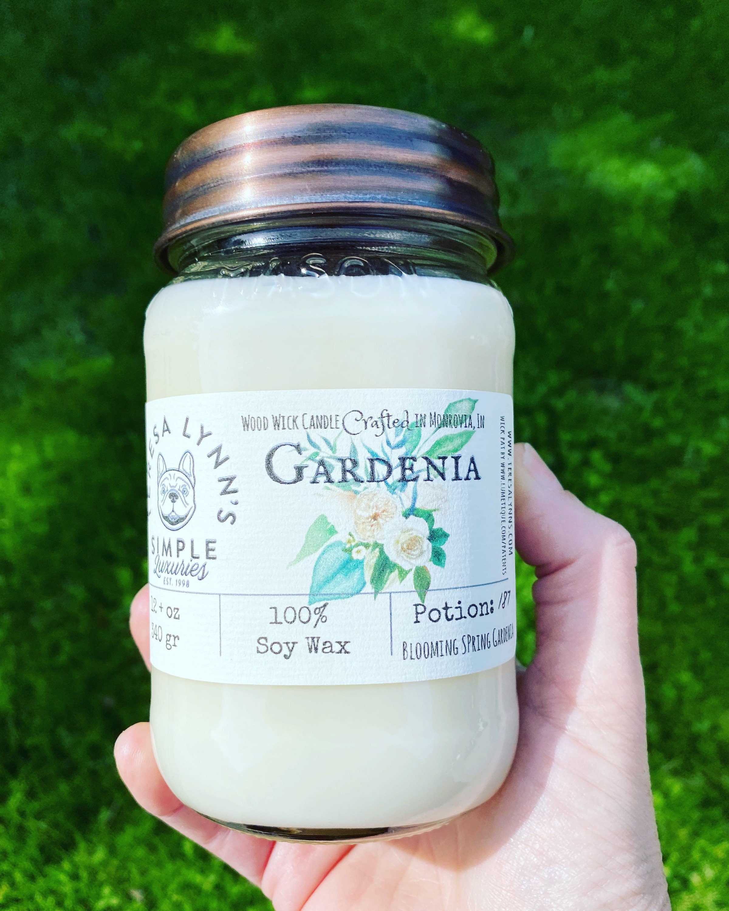 Gardenia scented soy wax wooden wick candle