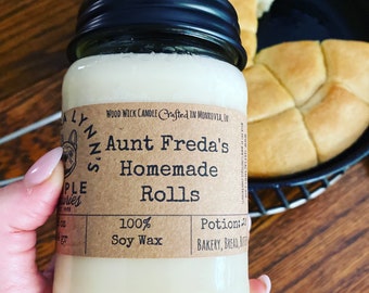 Aunt Freda's Homemade Rolls scented candle, Fresh baked bread, handmade candle,  wooden wick, soy wax, housewarming, Realtor, comfort