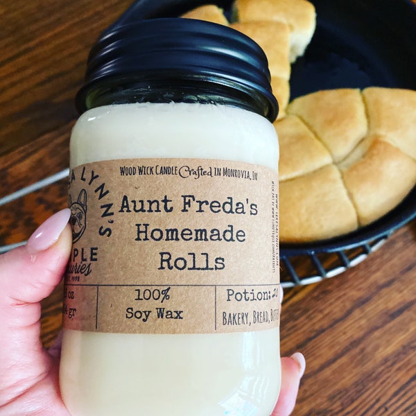 Aunt Freda's Homemade Rolls scented candle, Fresh baked bread, handmade candle,  wooden wick, soy wax, housewarming, Realtor, comfort