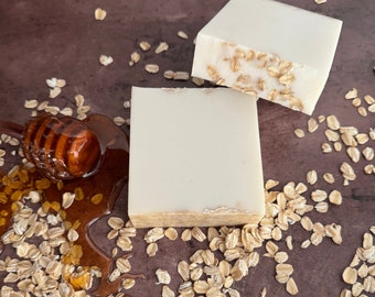 Oatmeal and Honey Goats Milk Soap - Gently Cleanses and Moisturizes with a Natural Scent