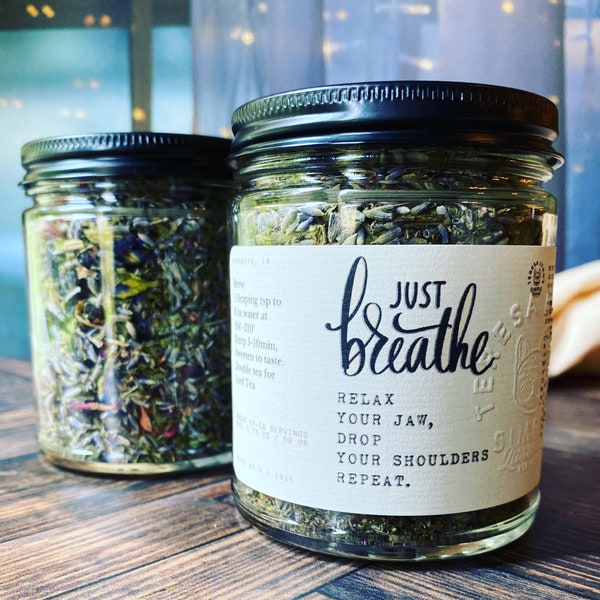 Just Breathe - Mélange de thés en vrac à la lavande, à la menthe poivrée, au pois papillon et au bouton de rose