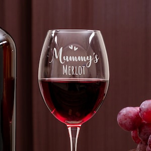 Personalised Wine Glasses, Etched Engraved Wine Glass 21st 30th Birthday Gift - Dad Gift, Gift for Mum Gift for Sister Mothers Day Gift