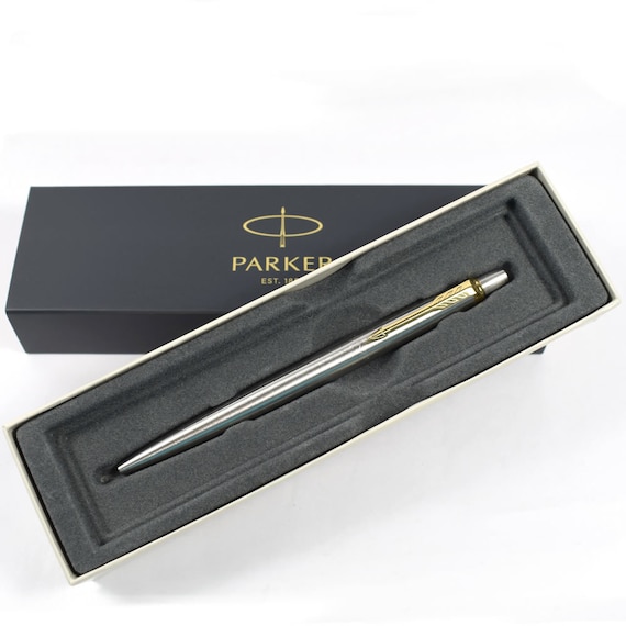 Parker Jotter 刻印ボールペン ゴールドトリム カスタマイズ可　並行輸入品 名入れ彫刻 パーカー　IM　ボールペン　ノック式　ゴールドトリム　ブラックGT　ブラッシュドメタルGT グレイGT 贈り物 プレゼント ギフト  入社 入学 記念 誕生日 母の日 父の日 プレゼント | 特急名入れギフト　SYMPL