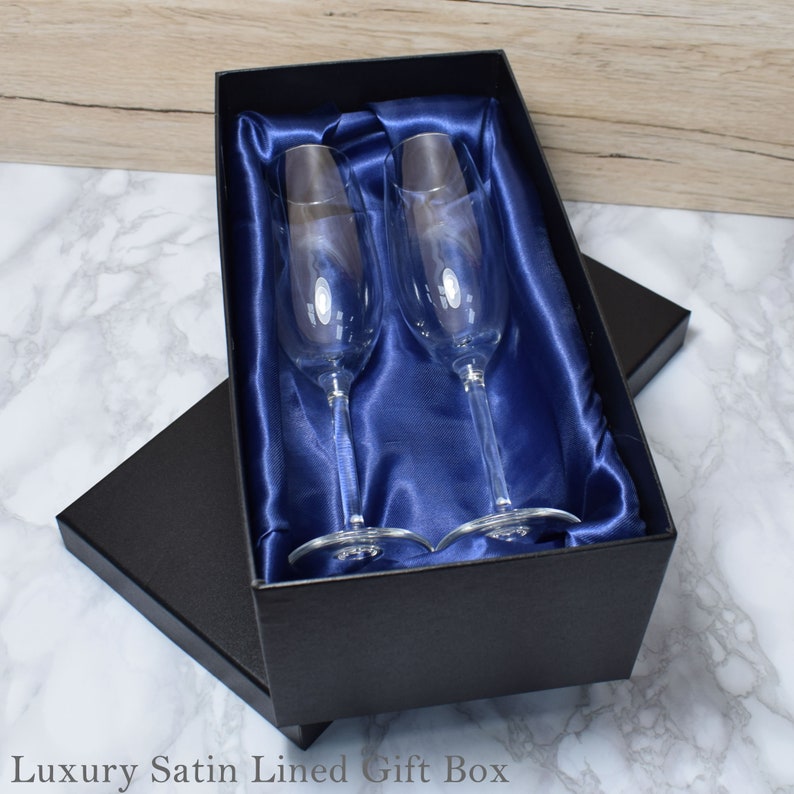 Engraved Mr & Mrs Champagne Flutes, Personalised Bride and Groom Gift, Personalised Champagne Flute, Personalised Wedding Gift image 4