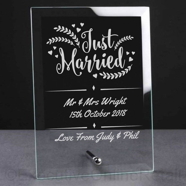 Glass Wedding Plaque Sign Just Married Personalised Engraved - Wedding Gifts for Couple, Bride & Groom Gifts Wedding Day Gifts Mr Mrs Gift