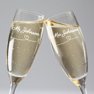 Set of 2 Champagne Flutes, Personalised Names Wedding Toasts, Wedding Champagne Flutes, Engraved Wedding Glasses, Wedding Gift
