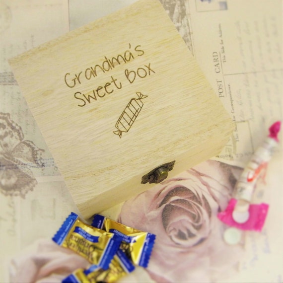 Personnalisé en bois Sweet Box Grandma Grandad Sweetie Traiter Boîte Embellissement