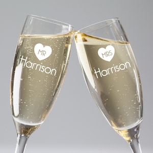 Engraved Champagne Flutes, Mr & Mrs Personalised Bride and Groom Gift, Personalised Champagne Flute, Personalised Wedding Gift