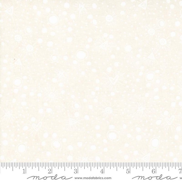 Fruit Loop - Sparkles Dots Jicama White by Basic Grey for Moda, 1/2 yard, 30736 11