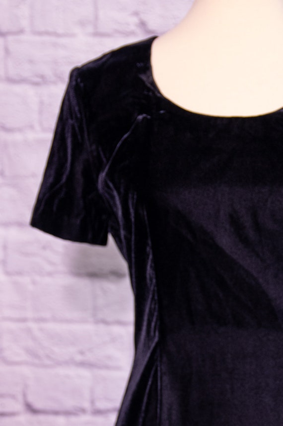 Vintage 1980s Black Velvet Wiggle Mid Dress - image 5