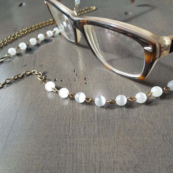 White eyeglass chain, glasses chain, eye glass chain, bronze eyeglass chain, eyeglass chain, eyeglass accessory, beaded eyeglass chain