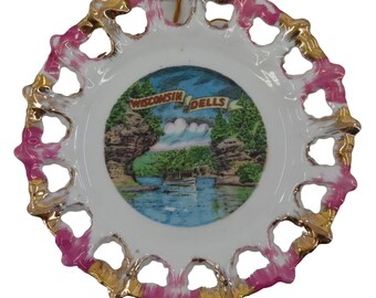 VTG Wisconsin Dells Wi Pink Gold Trimmed Lake Duck Boat Souvenir Hanging Plate