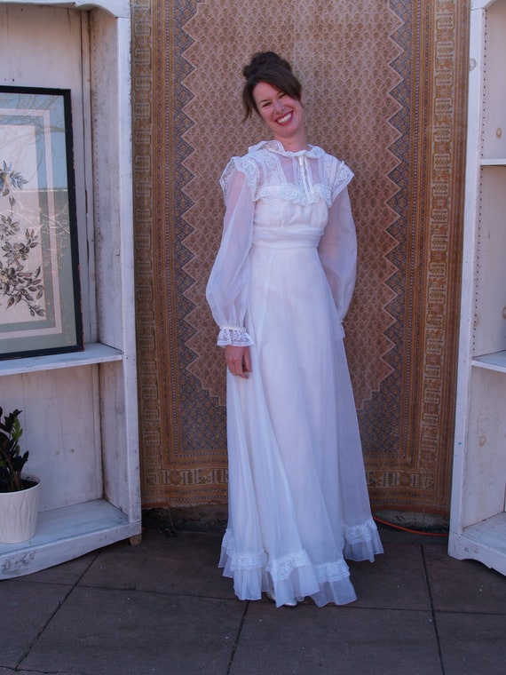 Vintage Extra Small Prairie Style Wedding Dress