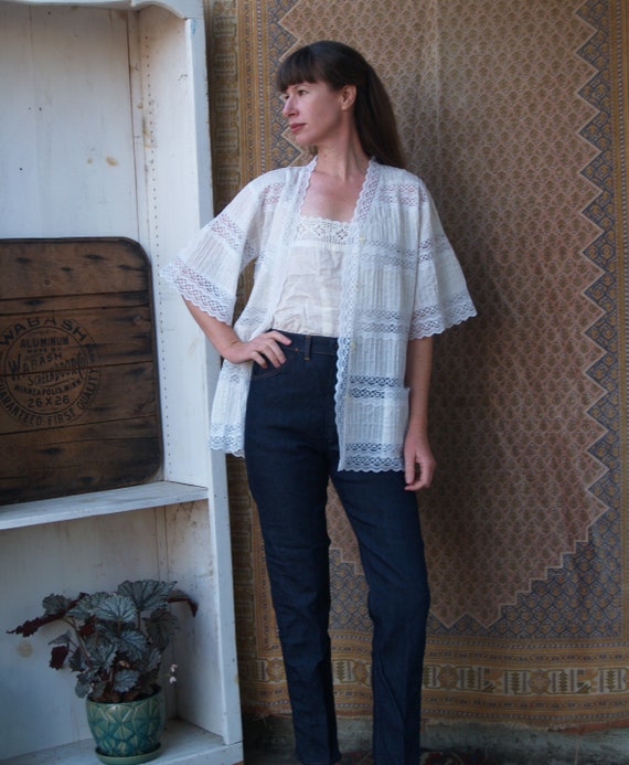 Lace and Pintucked Short Sleeved Blouse//Large - image 2