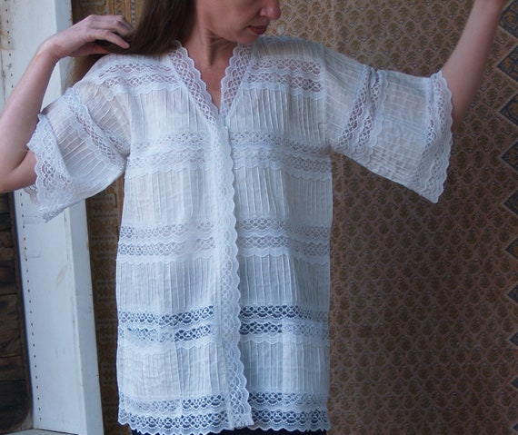 Lace and Pintucked Short Sleeved Blouse//Large - image 6