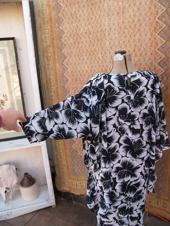 Vintage Semi Sheer Chiffon Hibiscus Print Kaftan … - image 4