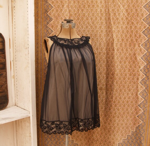 Vintage Two Piece Black Nylon and Lace Nightie Set - image 10