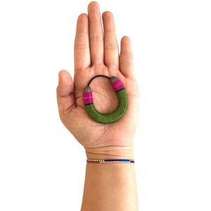 Serape gefärbte Miniatur Hufeisen Ornament/Wandbehang magenta&olivgrün