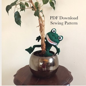Felt Frog PDF Sewing Pattern - toy plushie frog toy, nursery decor, kidsroomdecor, kids gift idea, make your own, make your own, hand sewing