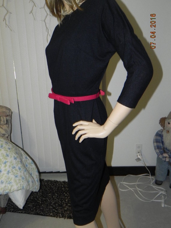 Vintage Black 3/4 sleeve dress with belt. belt is… - image 2