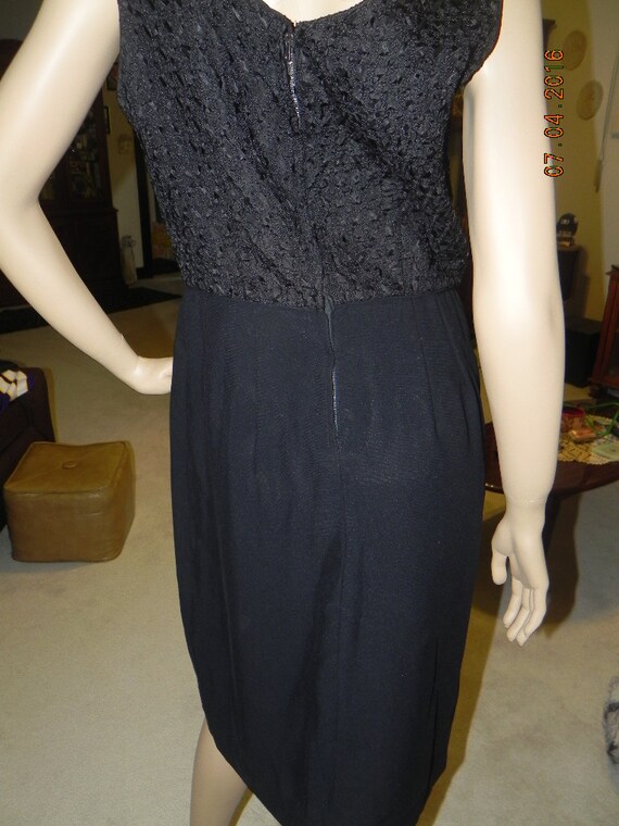 Vintage Black V- Neck Sleeveless Woman's Dress. S… - image 4