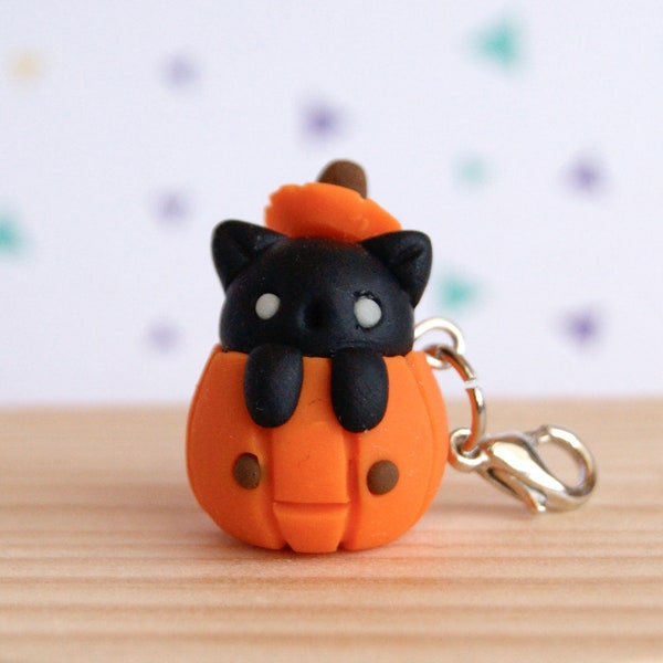 Breloque d'halloween citrouille et chat noir, breloques en pâte polymère kawaii, breloque effrayant en argile, breloque mignon effrayant, accessoires d'halloween, cadeau automne