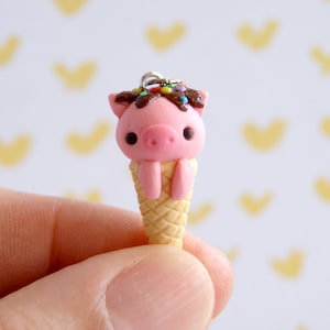 Cute little pig ice cream charm, polymer clay kawaii charms, cute animals charms, animal stitch marker, tiny cute clay charms, food charms