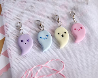 Cute ghost stitch markers set of 4, polymer clay cute charms, cute ghost knitting markers, kawaii backpack charms, kawaii halloween charms