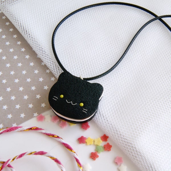 Collier de cordon de charme de biscuit de chat noir de Kawaii, collier mignon de chat noir, collier de charme d'argile de polymère, charme d'animal familier de kawaii, bijoux mignons de chat d'argile