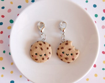 Cute kawaii chocolate chip cookies charms, kawaii polymer clay food charm, cute miniature food charm, fake food charm, bitten cookie charm